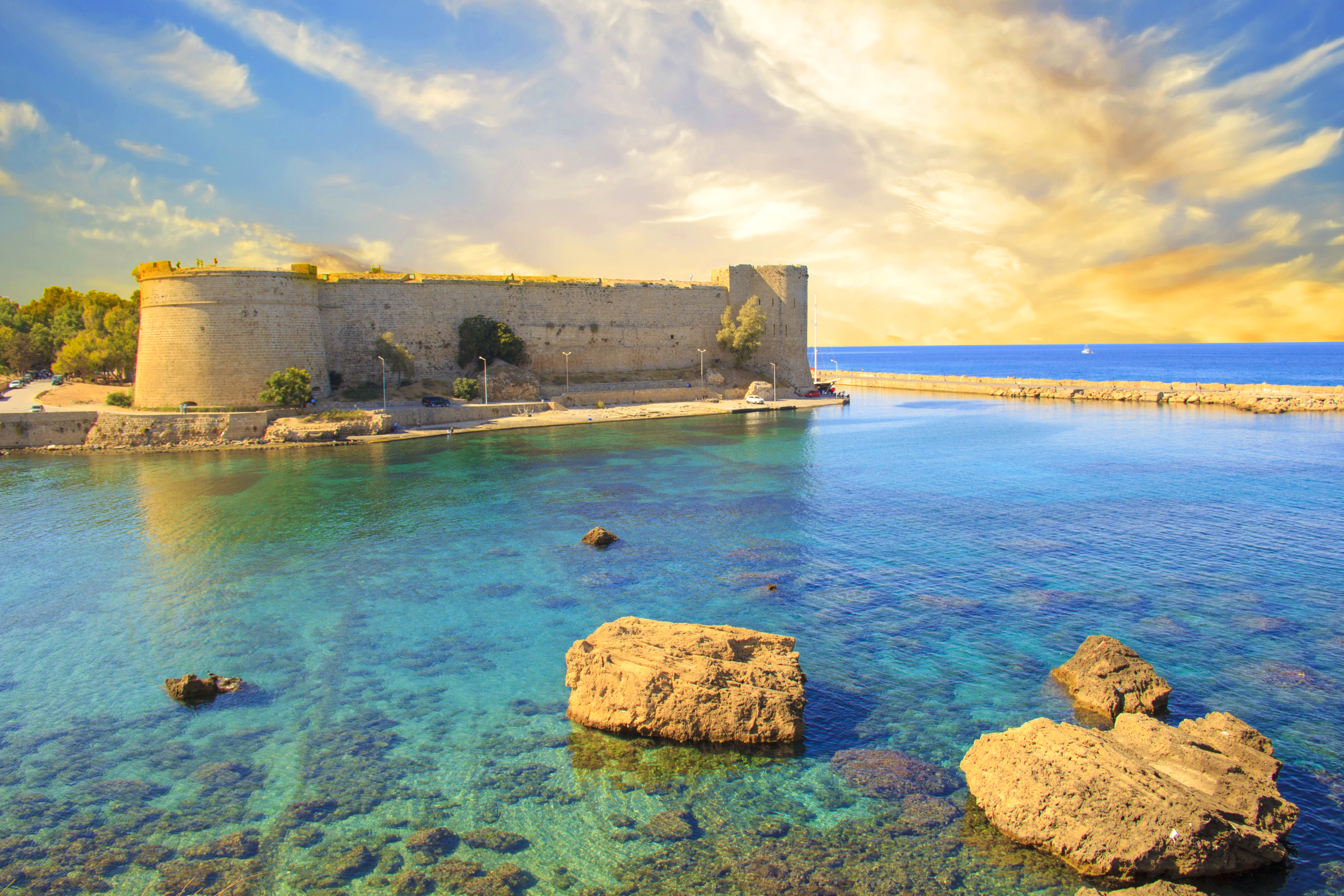 beautiful-view-kyrenia-castle-kyrenia-girne-northern-cyprus (1)